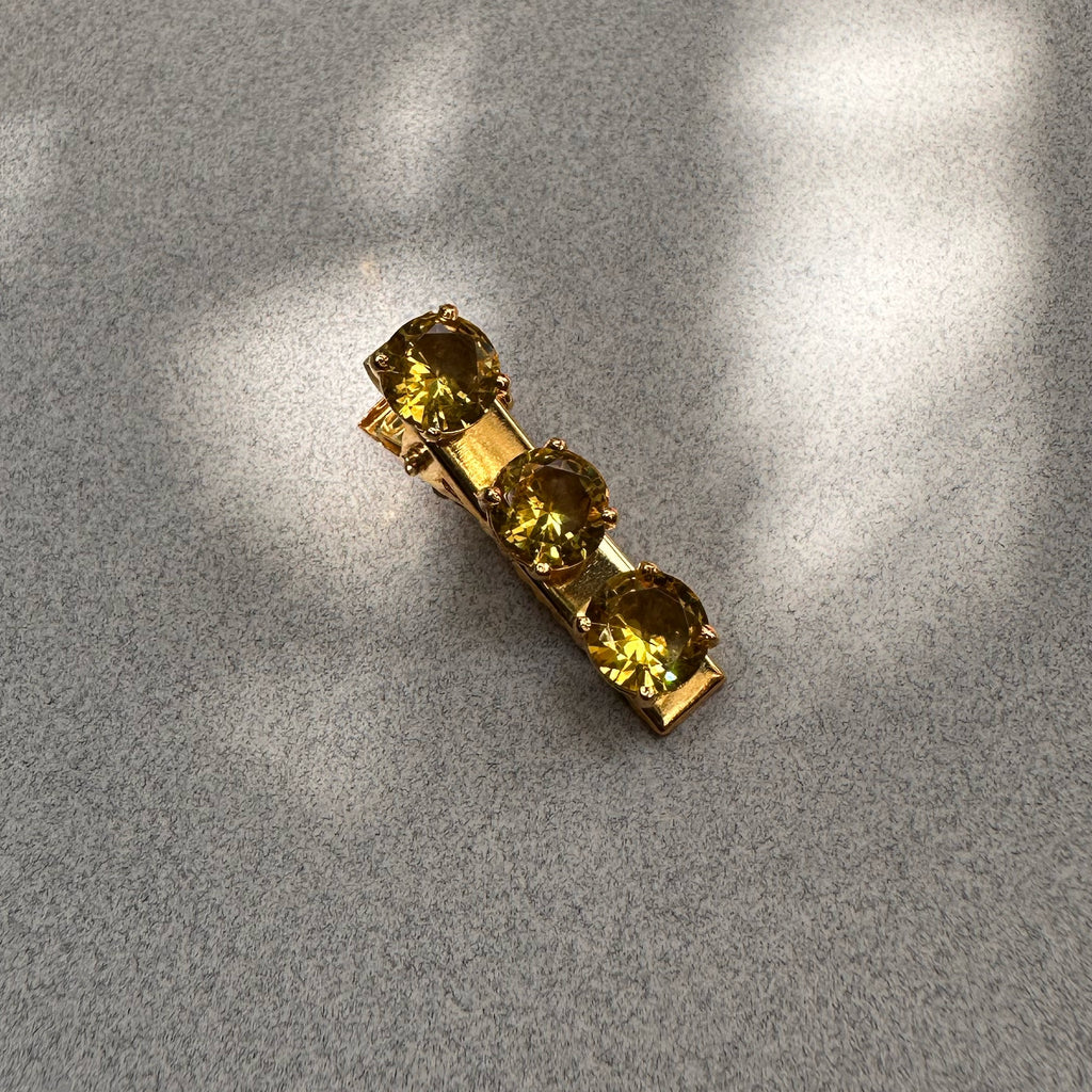 Mahika Clip